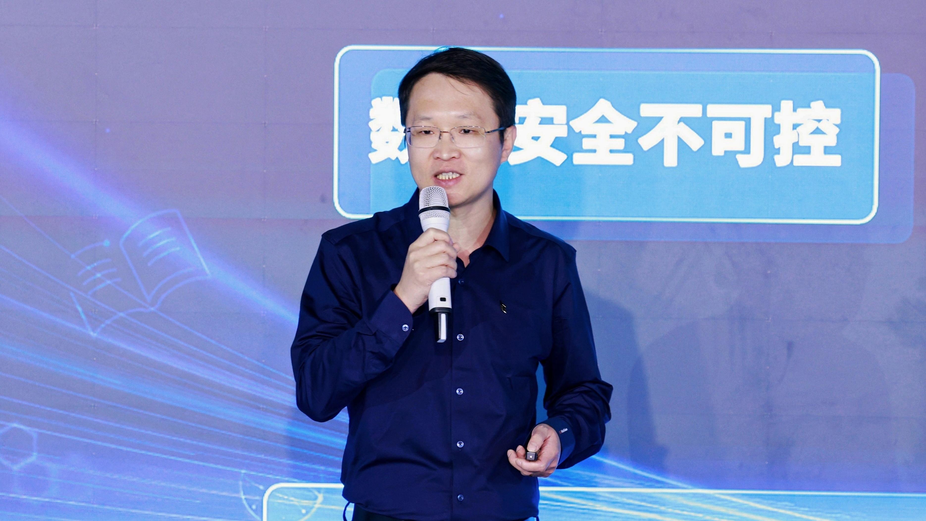 徐锡明.jpg
